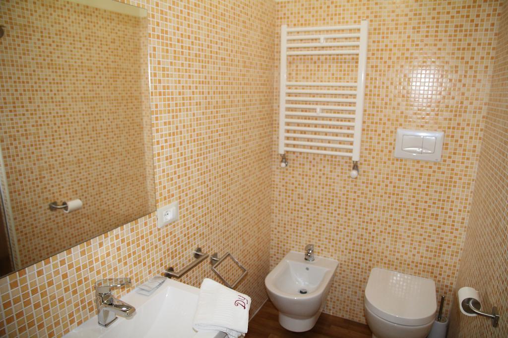 Domus Yenne Suites Каляри Стая снимка