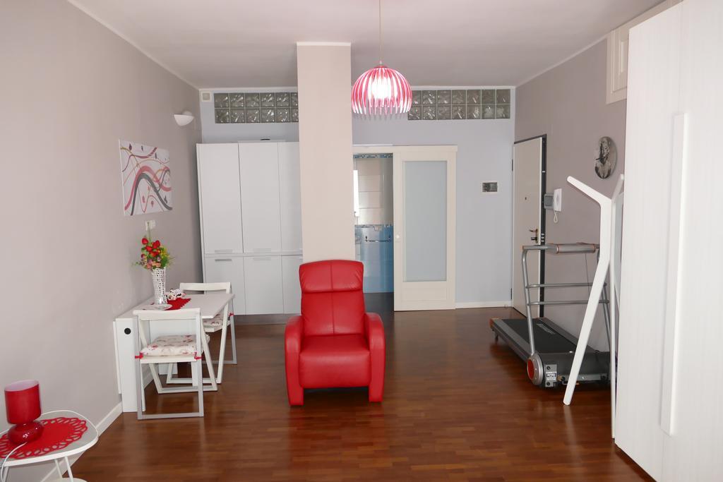 Domus Yenne Suites Каляри Екстериор снимка