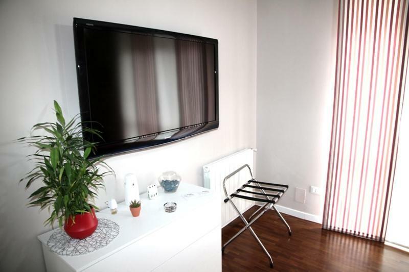 Domus Yenne Suites Каляри Екстериор снимка